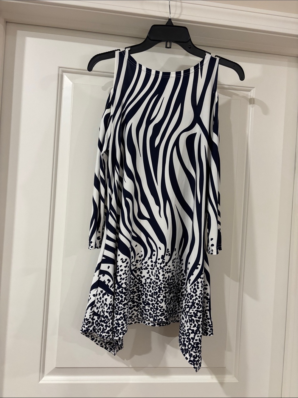 White Mark Women’s Navy & White Zebra Print Cold-Shoulder Top - Picture 4 of 6
